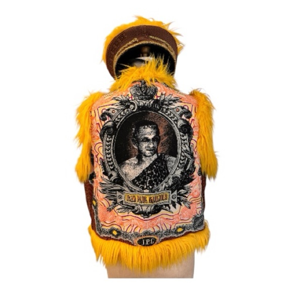 Reversible faux fur vest with matching captain hat. Burningman vest & hat size L - Picture 3 of 7